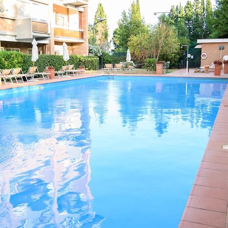 Laura Sweet Home Con Piscina Řím Exteriér fotografie